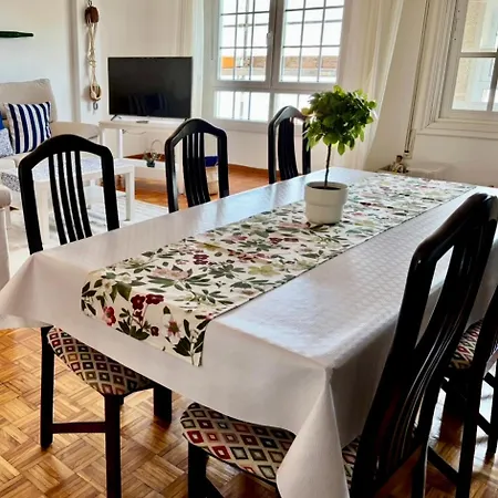 Con Vistas Al Mar En Primera Linea. *