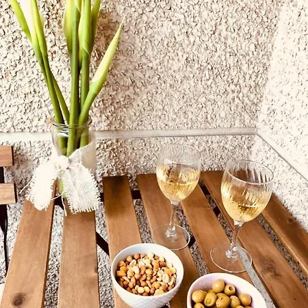 Con Vistas Al Mar En Primera Linea. * Muros