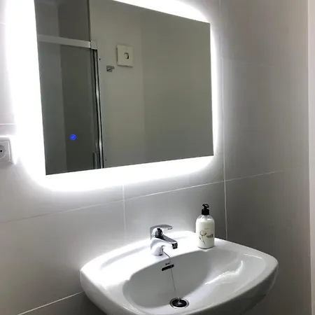 Apartamento Con Vistas Al Mar En Primera Linea.