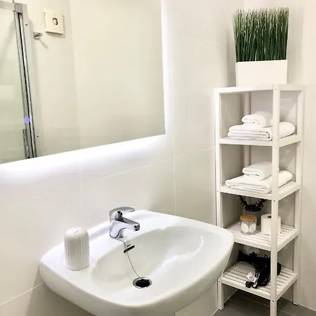 Con Vistas Al Mar En Primera Linea. * Muros