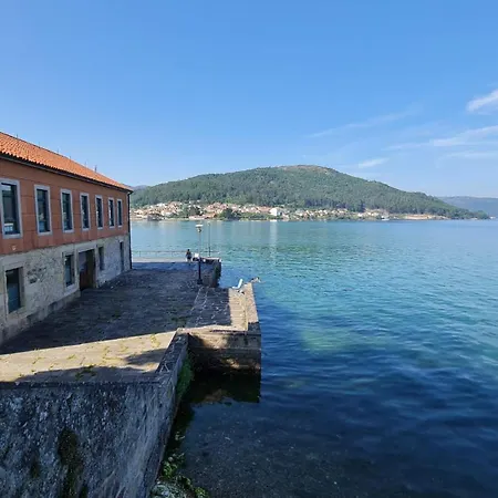 Apartamento Con Vistas Al Mar En Primera Linea.